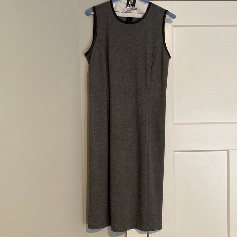 Beautiful like new- Lauren by Ralph Lauren black and grey dress size S